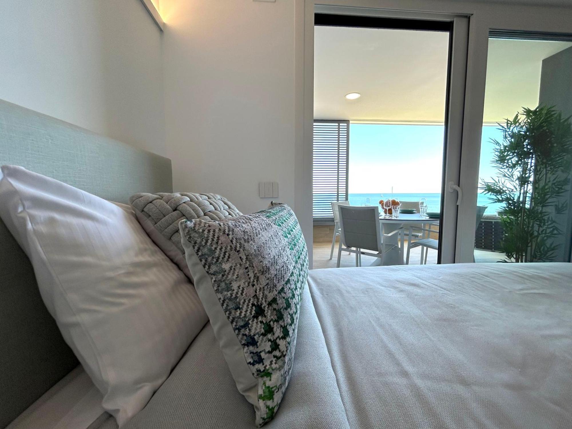 Apartment Posidonia Punta Prima - Luxury Seafront *
